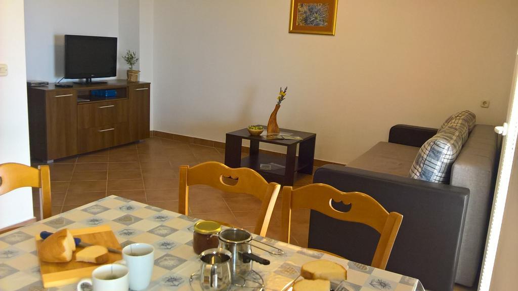 Apartments Krusvina Лун Екстериор снимка